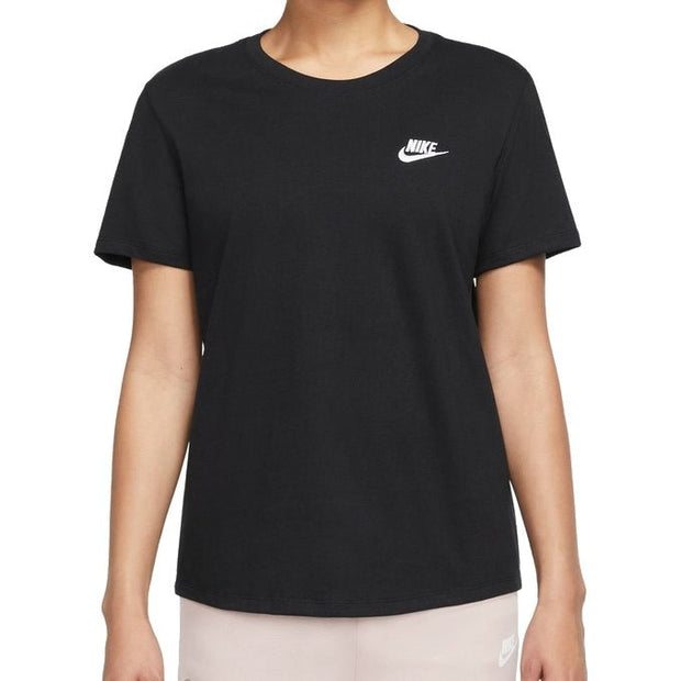 Camiseta Nike Sportswear Club Essentials Mujer NIKE